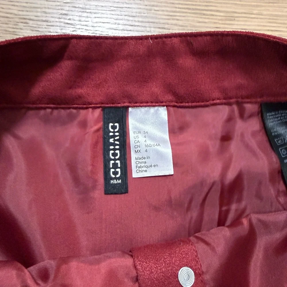 H&M Burgundy A-Line Button Skirt - Picture 3 of 4